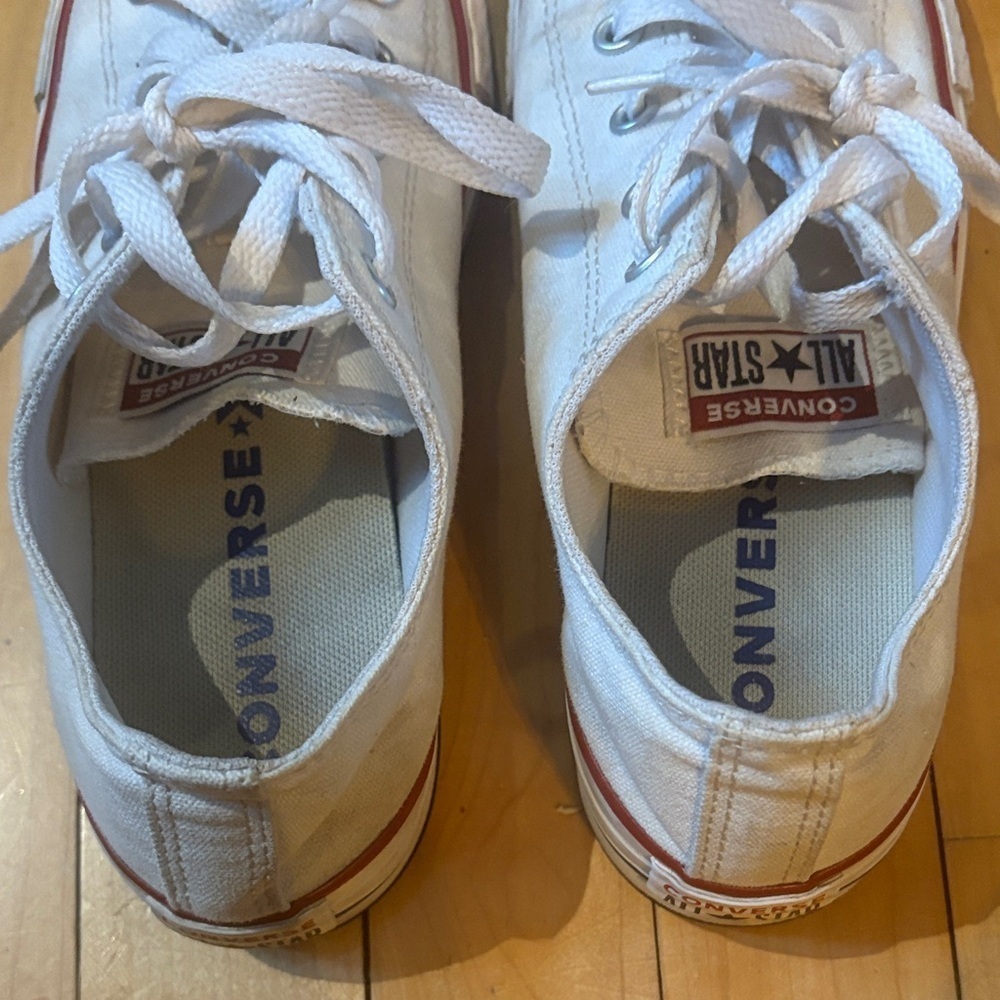 Stylish White Kids Converse All Star Sneakers with Red Accents girls size 4 - Picture 6 of 9